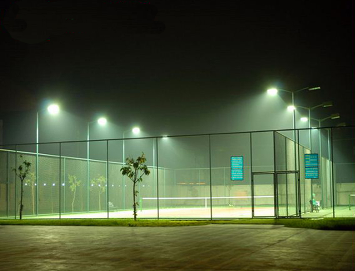 Badminton courts fencing system