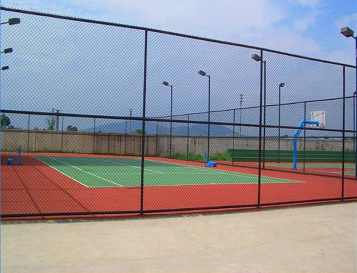 Basketball courts fencing system