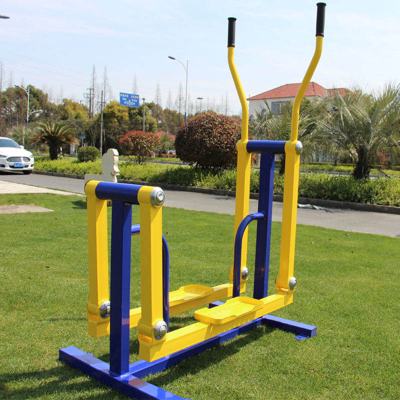 Outdoor Fitness Equipment in Community -- The Correct Operation Method of Elliptical Machine